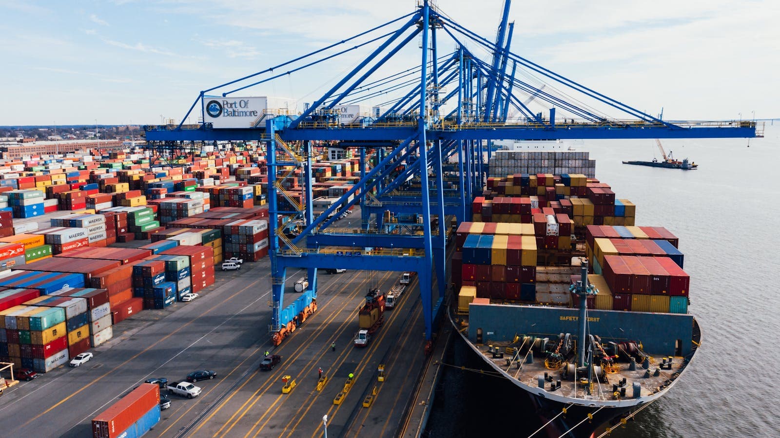 Container port and flexitank logistics for bulk olive oil export